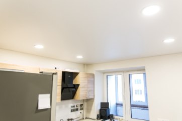 Двухстворчатое окно ПВХ на кухне