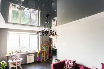 Установка окна ПВХ в гостиной комнате