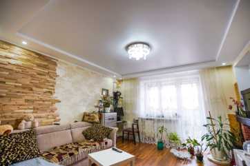 Пластиковое окно в гостиной