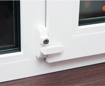 Поворотный замок на створку